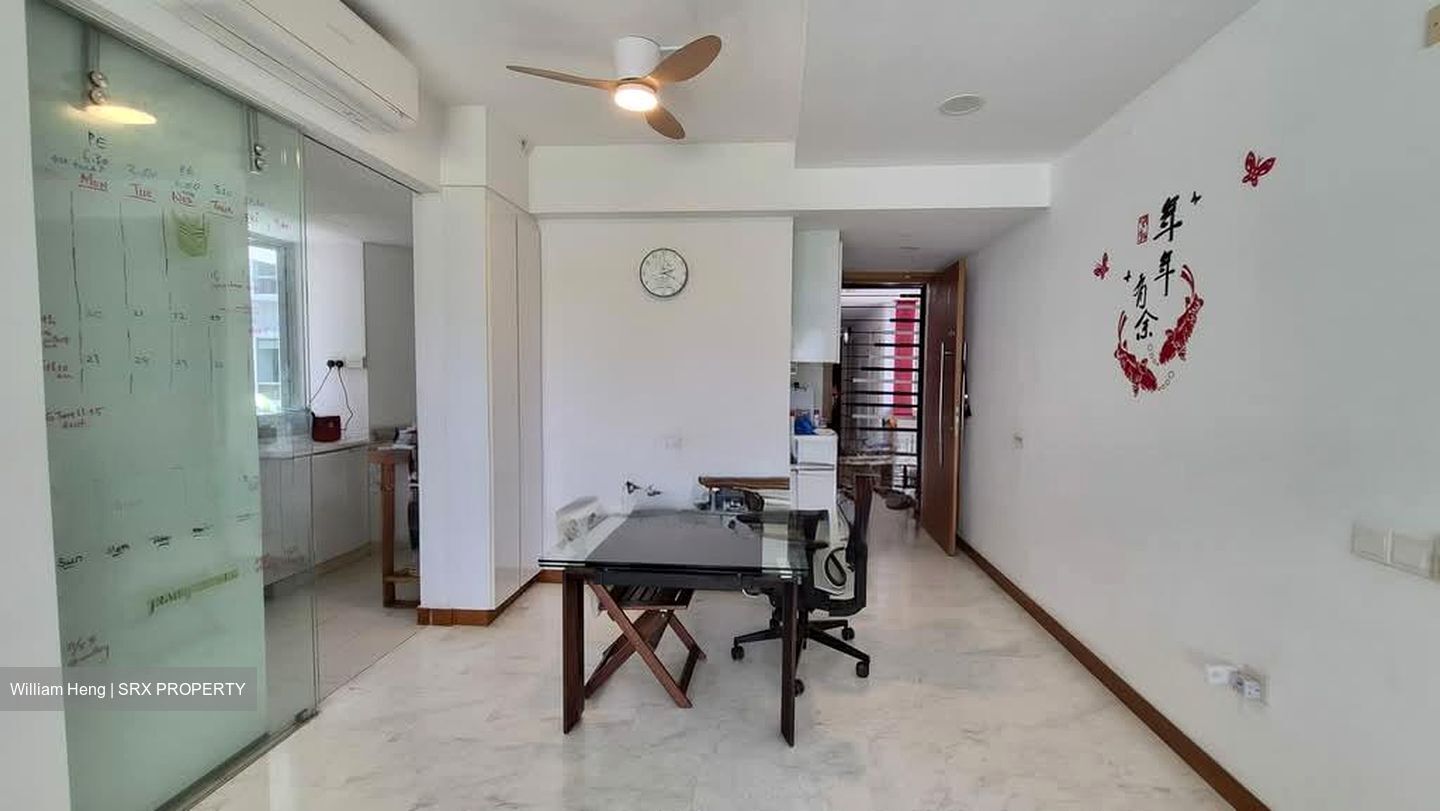 Waterfront Key (D16), Condominium #588115891